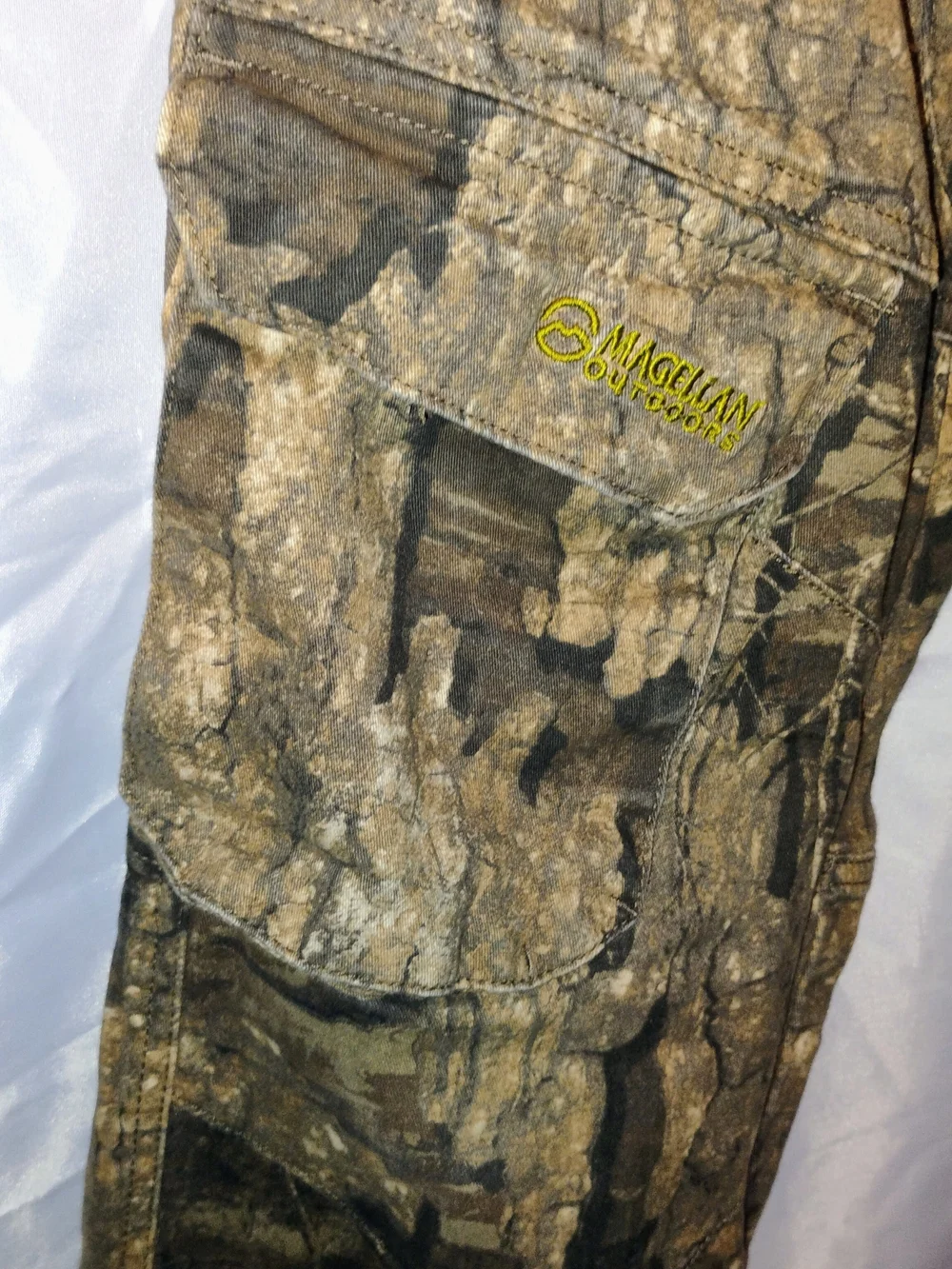 Magellan Outdoors Youth Camo Hunting Set - Size Small (8/10) Shirt & Pants